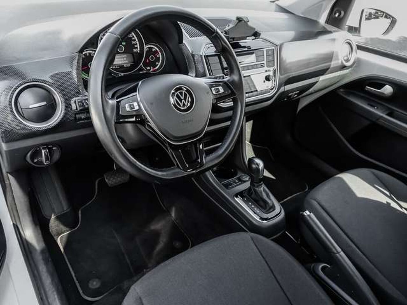 Volkswagen  e- PDC KAM KLIMAA AUT
