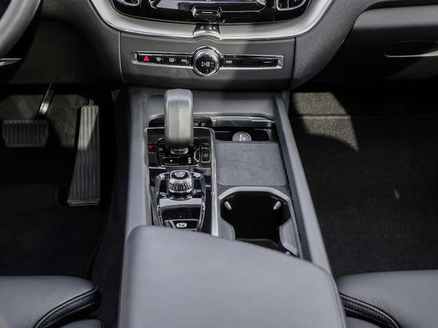 Volvo  Plus Dark AWD Plug-in Hybrid LED EL. HECK