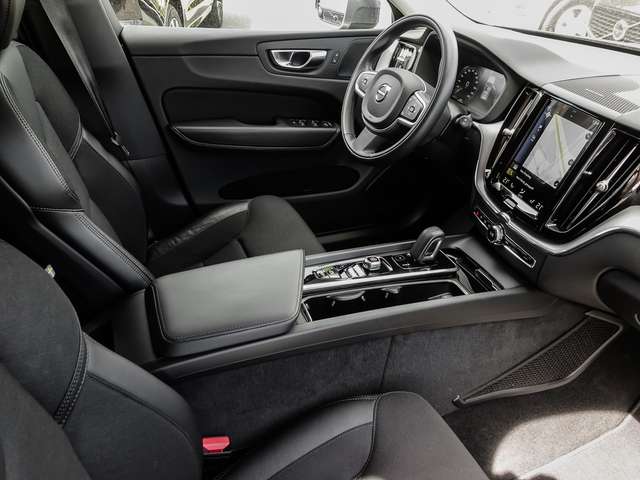 Volvo  B4 (Diesel) AWD Momentum Pro LED Harman/Kardon