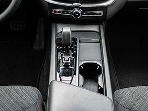Volvo  Core 2WD Mild-Hybrid ACC EL. HECK KEYLESS